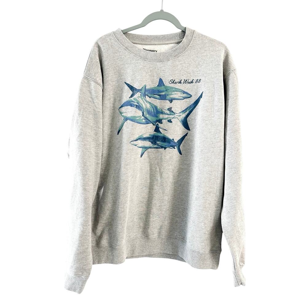 NWT Discovery Shark Week 88 Sweatshirt Gray Sharks Graphic Crewneck Unisex L